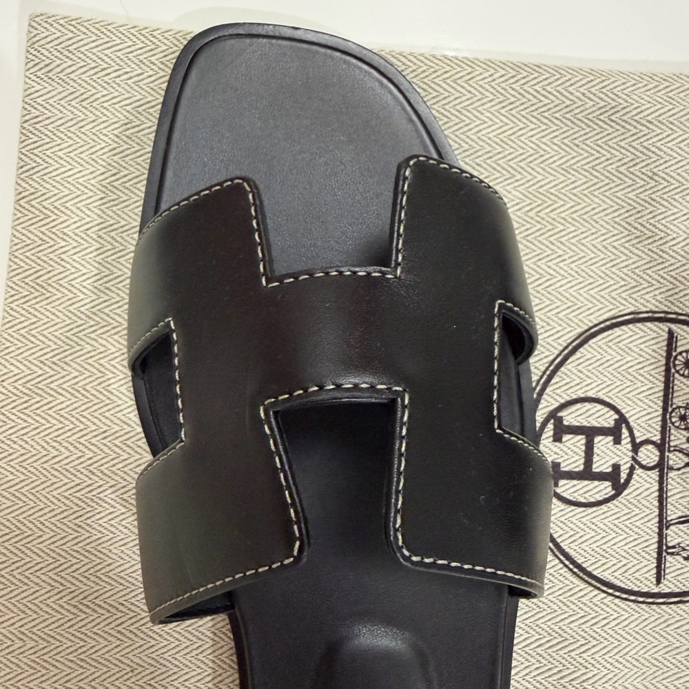 Hermes Black Leather Oran Slide Sandals New 39.5 - Picture 10 of 10